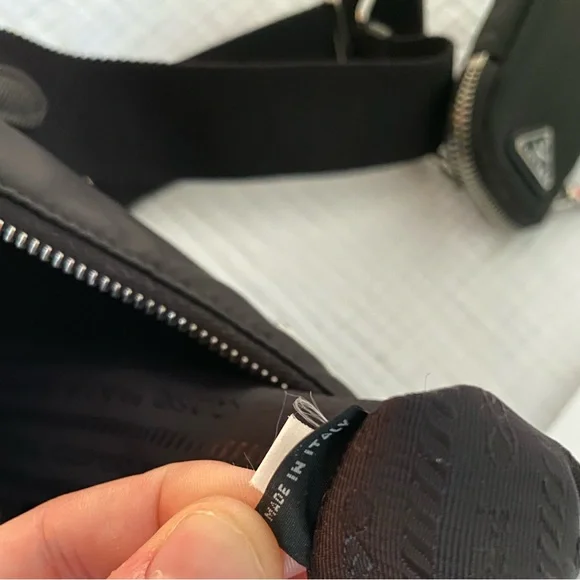 Prada Nylon Re-edition 2005 Shoulder Bag black - Picture 10 of 16